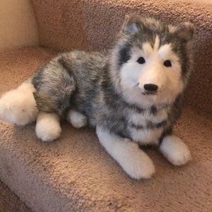 Fox/husky figure/statue